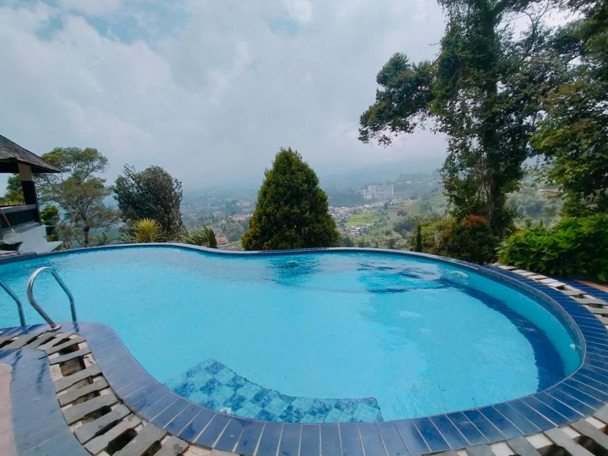 Villa Santika Puncak Pass Cimacan Exterior foto