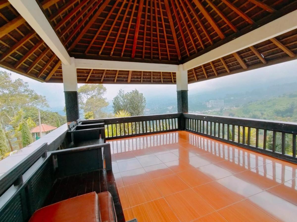 Villa Santika Puncak Pass Cimacan Exterior foto